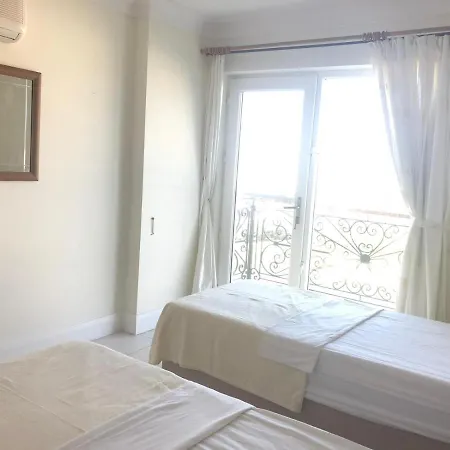 아파트 Odek's Seaview 굴루크
