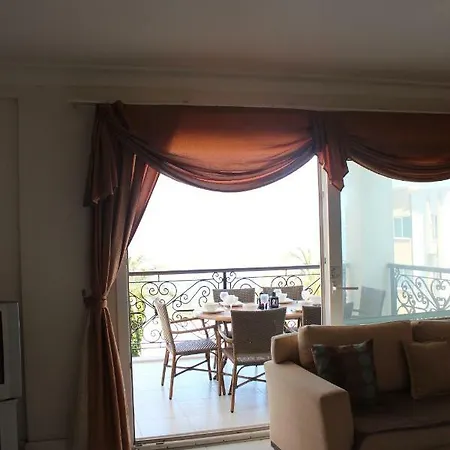 Odek's Seaview 굴루크